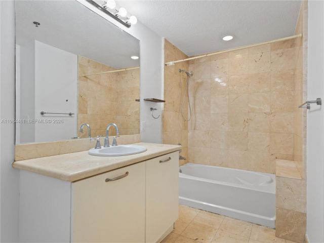 Apartment for rent  Unit #1610 - photo 7502482