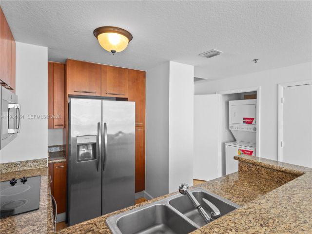 Apartment for rent  Unit #1610 - photo 7502489