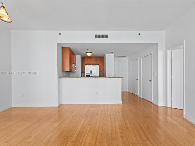 Apartment for rent  Unit #1610 - photo 7502490