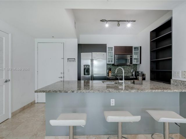 Apartment for rent  Unit #1403 - photo 7461383