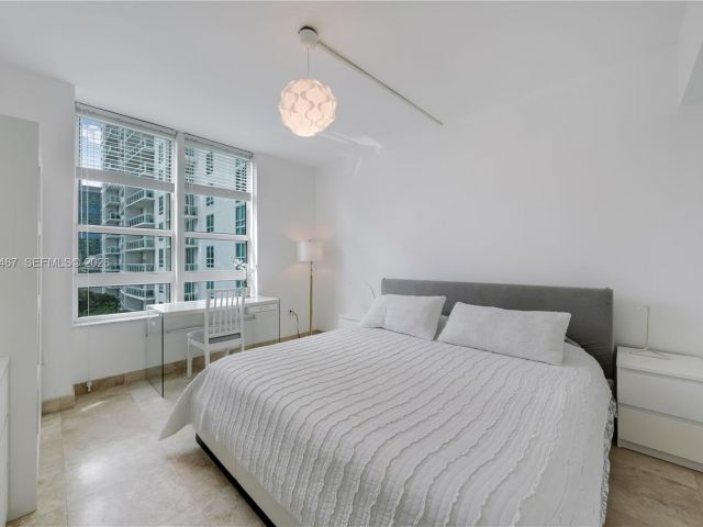 Apartment for rent  Unit #1403 - photo 7461387