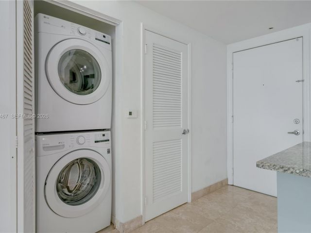 Apartment for rent  Unit #1403 - photo 7461391