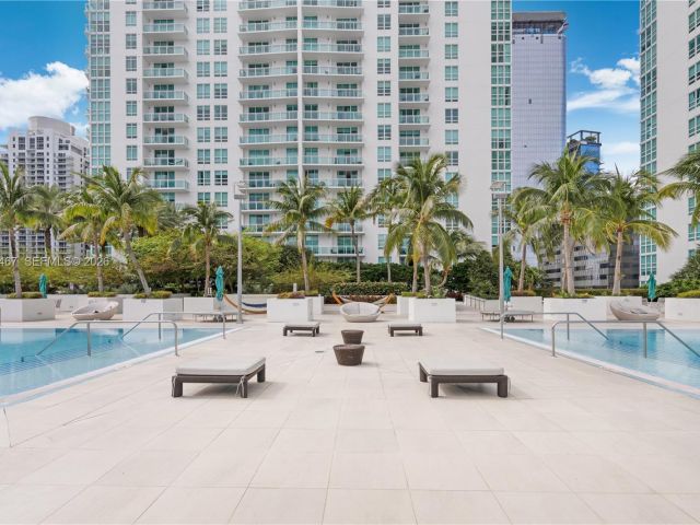 Apartment for rent  Unit #1403 - photo 7461398