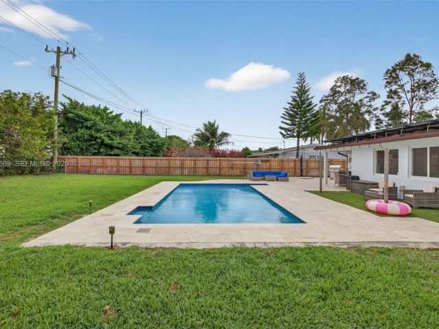 Home for sale at 1401 NW 46th St - photo 7534830