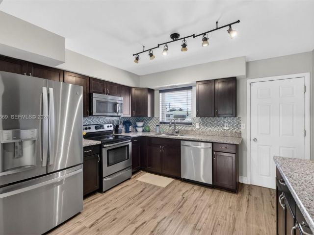 Home for sale at 1401 NW 46th St - photo 7534836