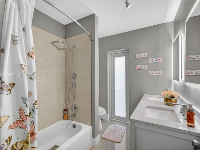 Home for sale at 1401 NW 46th St - photo 7534846