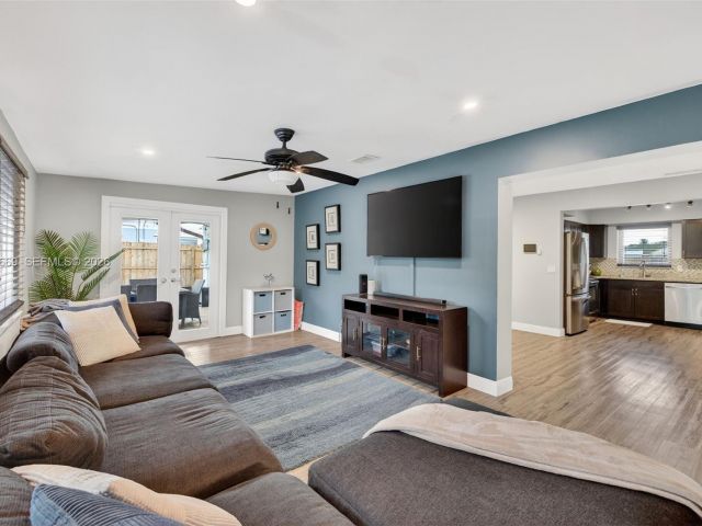 Home for sale at 1401 NW 46th St - photo 7534849