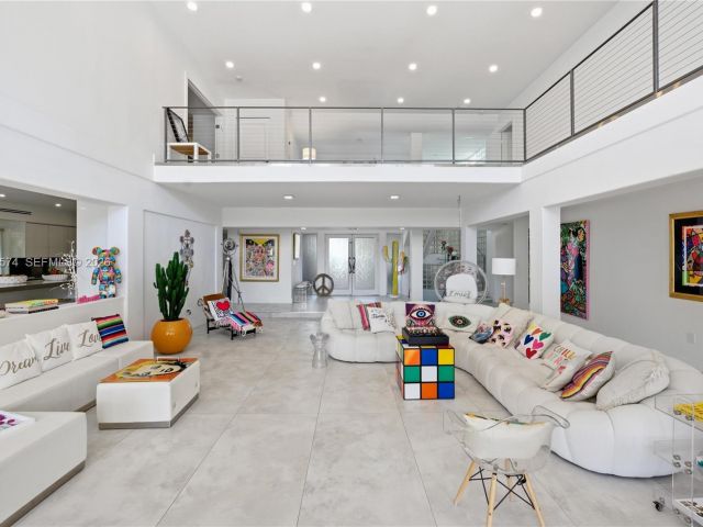 Home for rent at 3401 NE 165th St - photo 7480667