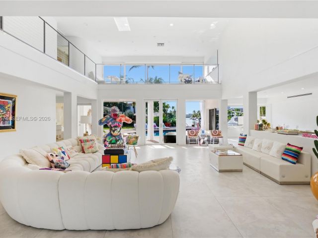 Home for rent at 3401 NE 165th St - photo 7480668