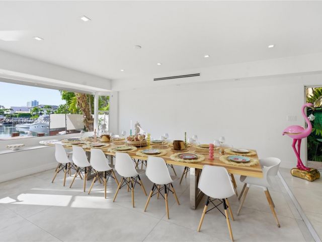 Home for rent at 3401 NE 165th St - photo 7480672