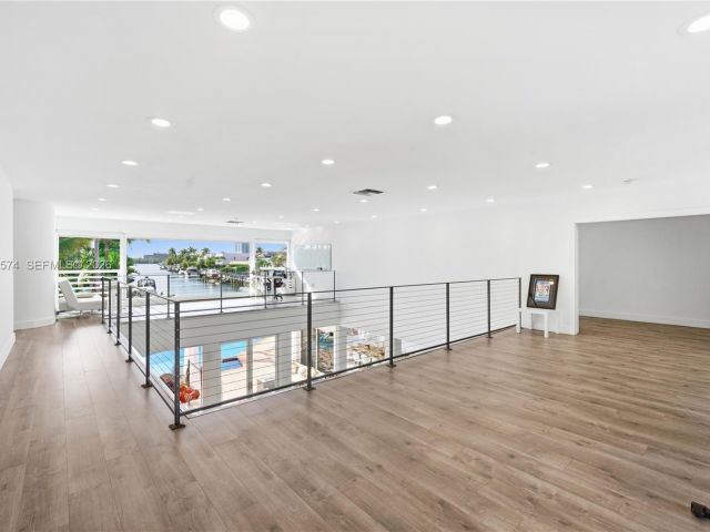 Home for rent at 3401 NE 165th St - photo 7480678