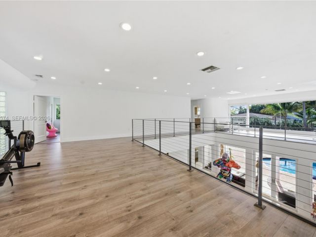 Home for rent at 3401 NE 165th St - photo 7480679