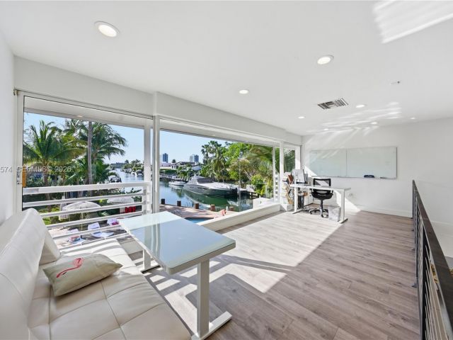 Home for rent at 3401 NE 165th St - photo 7480681