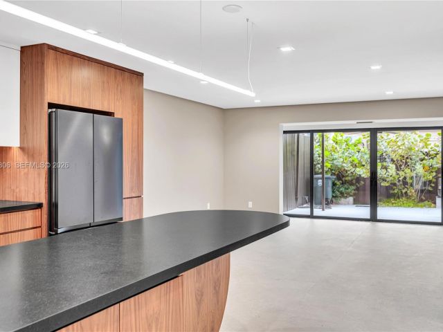 Home for rent at 2211 NE 122nd St 2211 - photo 7475170