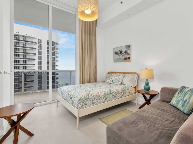 3-bedroom condo for rent in Sunny Isles Beach -  - MondialRealty