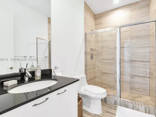 3-bedroom condo for rent in Sunny Isles Beach -  - MondialRealty