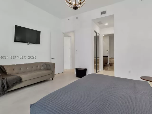 3-bedroom condo for rent in Sunny Isles Beach -  - MondialRealty