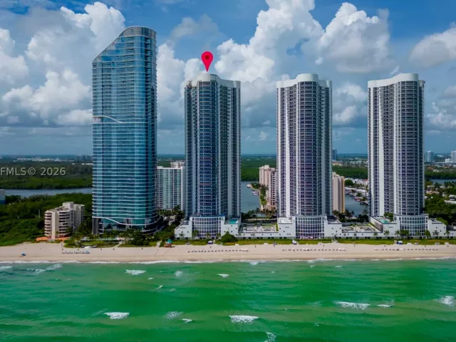 3-bedroom condo for rent in Sunny Isles Beach -  - MondialRealty