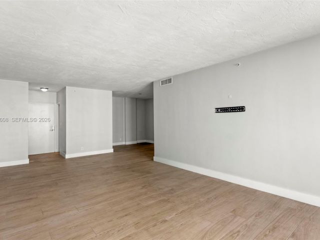 Apartment for rent  Unit #1145 - photo 7466703