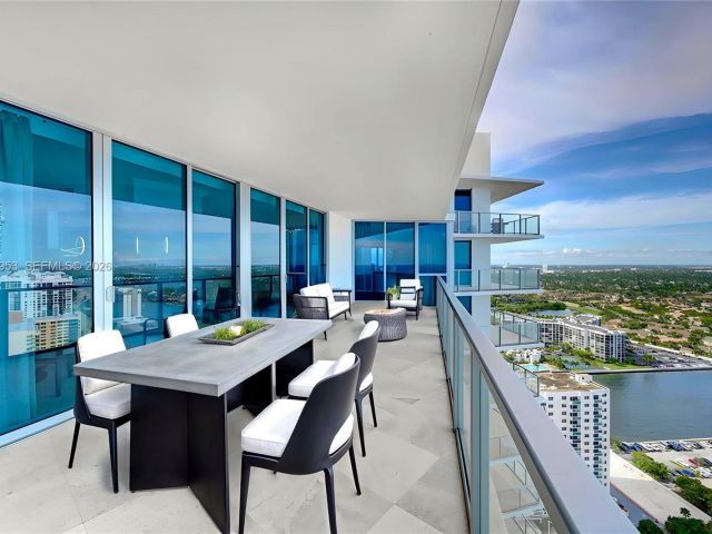 Apartment for sale  Unit #3203 - photo 7452013