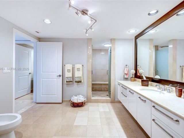 Apartment for sale  Unit #3203 - photo 7452040