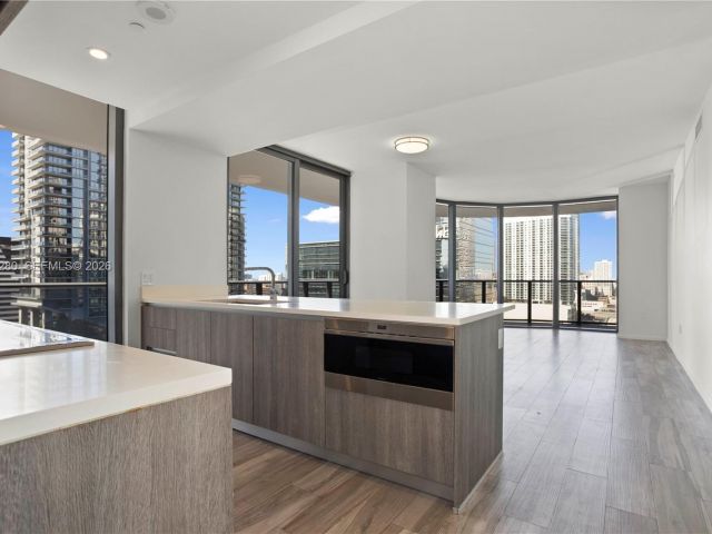 Apartment for rent  Unit # - photo 7452472