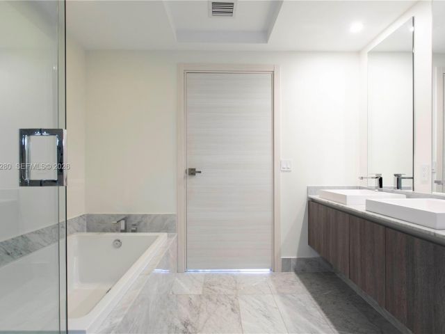 Apartment for rent  Unit # - photo 7452476