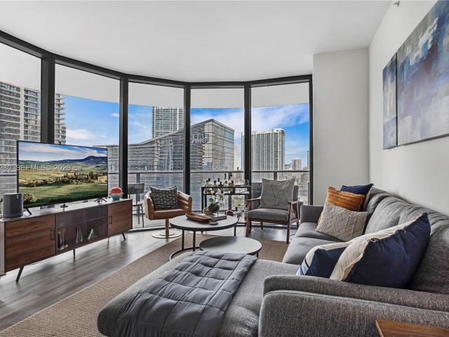 Apartment for rent  Unit # - photo 7452478