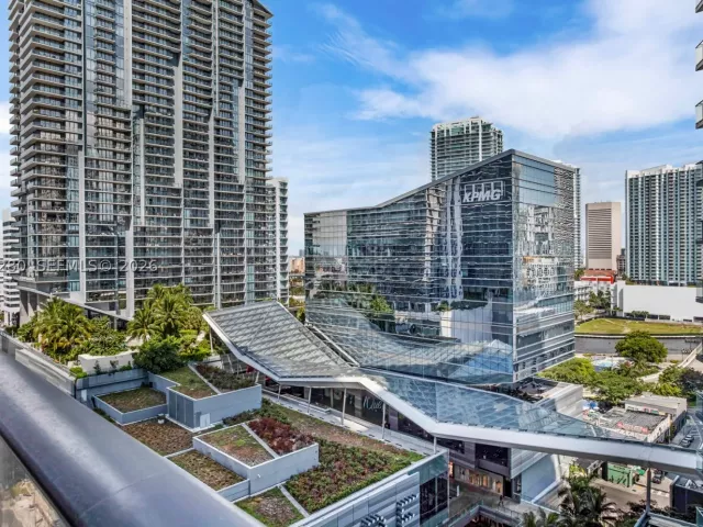 3-bedroom condo for rent in Miami - 801 S Miami Ave 1609 - MondialRealty