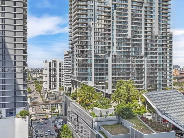 3-bedroom condo for rent in Miami - 801 S Miami Ave 1609 - MondialRealty