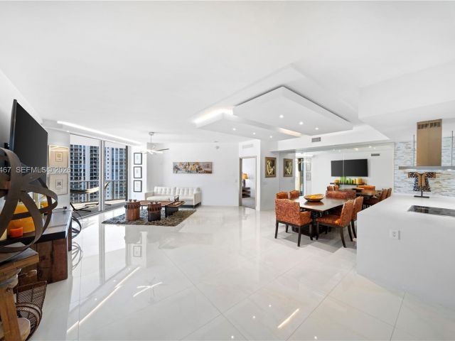 Apartment for rent  Unit #1803 - photo 7503551