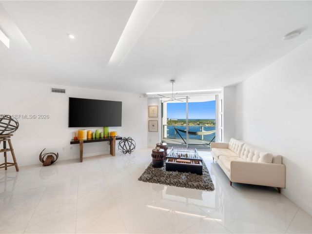 Apartment for rent  Unit #1803 - photo 7503554