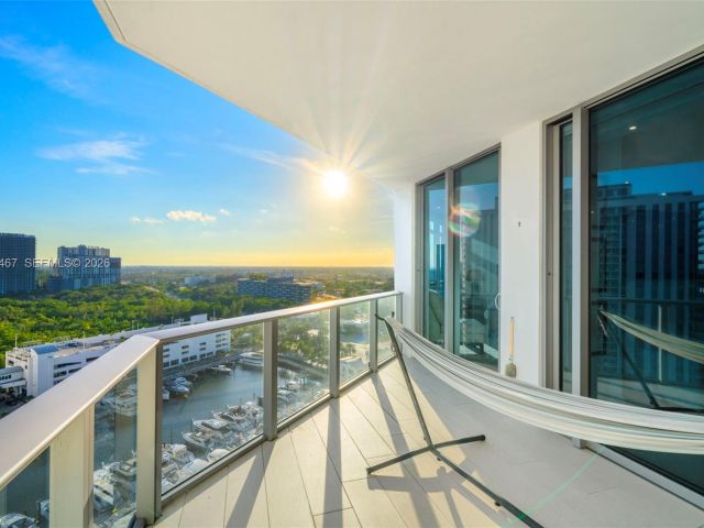 Apartment for rent  Unit #1803 - photo 7503555