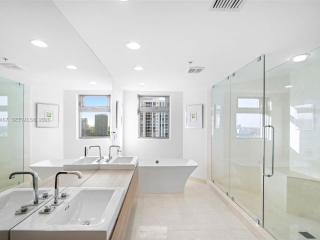 Apartment for rent  Unit #1803 - photo 7503559