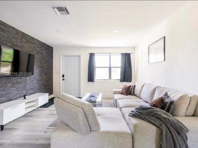 Home for rent at 1200 NW 18th Ct 1200 - photo 7481814