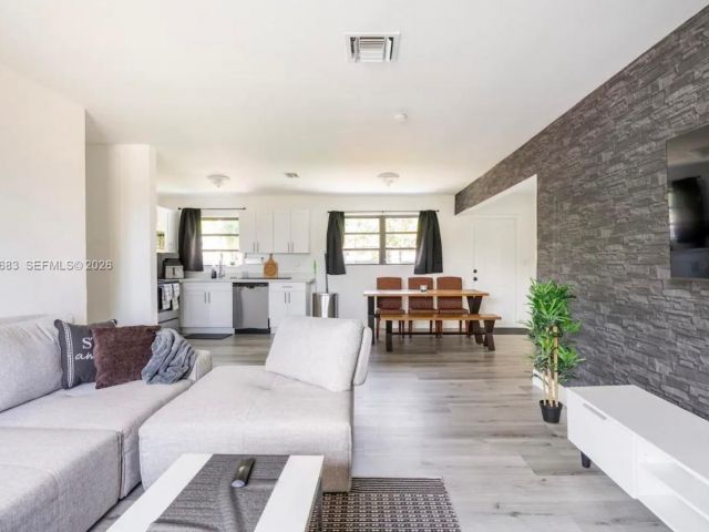 Home for rent at 1200 NW 18th Ct 1200 - photo 7481815