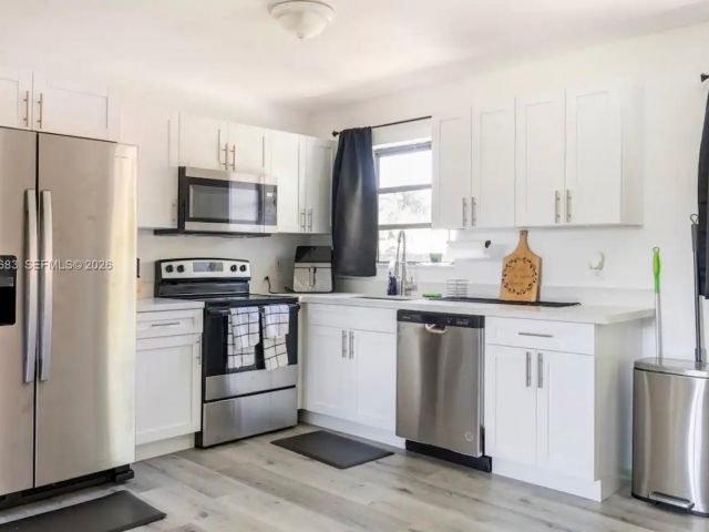 Home for rent at 1200 NW 18th Ct 1200 - photo 7481816