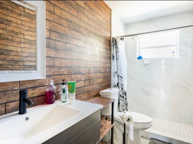 Home for rent at 1200 NW 18th Ct 1200 - photo 7481825