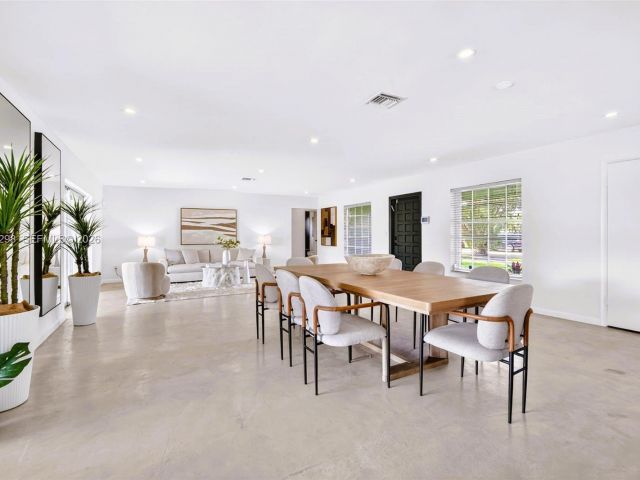 Home for sale at 1119 N 46th Ter - photo 7514685