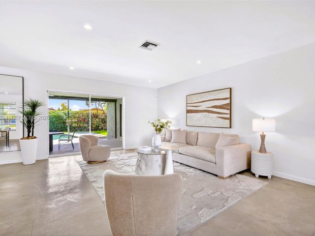 Home for sale at 1119 N 46th Ter - photo 7514689