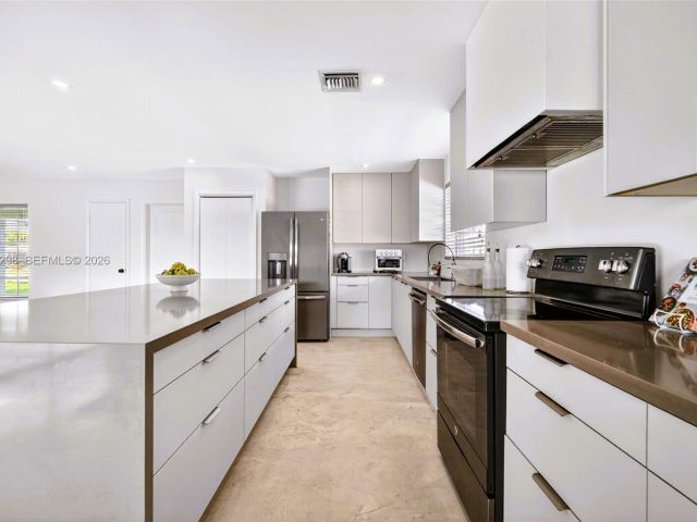 Home for sale at 1119 N 46th Ter - photo 7514695