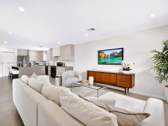 Home for sale at 1119 N 46th Ter - photo 7514701