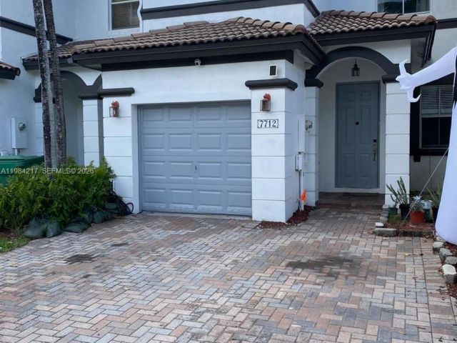 Home for rent at 7712 NW 116th Pl 1 - photo 7484754