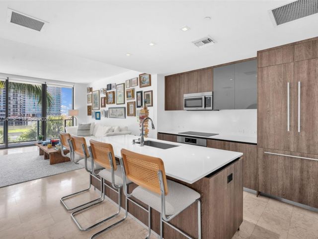 Apartment for sale  Unit #806 - photo 7520188