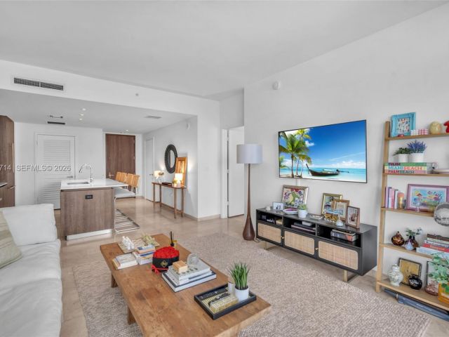 Apartment for sale  Unit #806 - photo 7520193