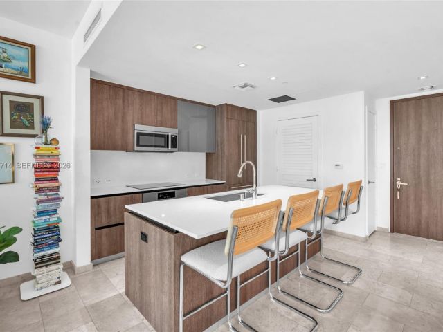 Apartment for sale  Unit #806 - photo 7520194