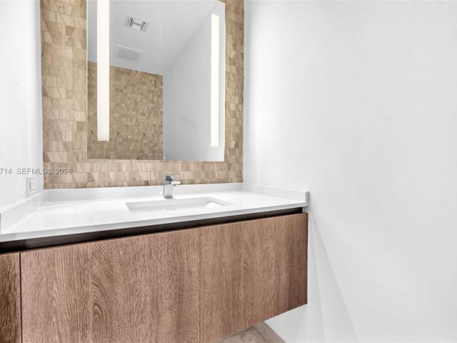 Apartment for sale  Unit #806 - photo 7520198