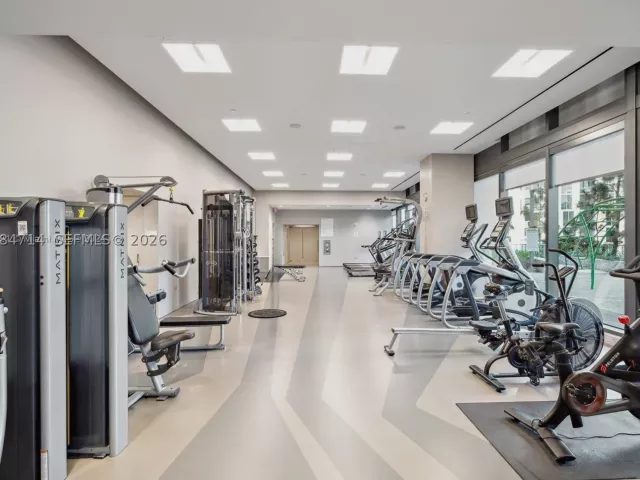 1-bedroom condo for sale in Miami - 68 SE 6th St 806 - MondialRealty