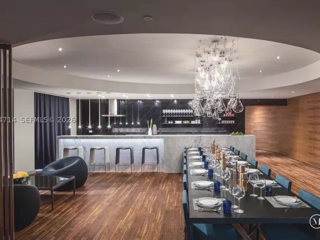 1-bedroom condo for sale in Miami - 68 SE 6th St 806 - MondialRealty