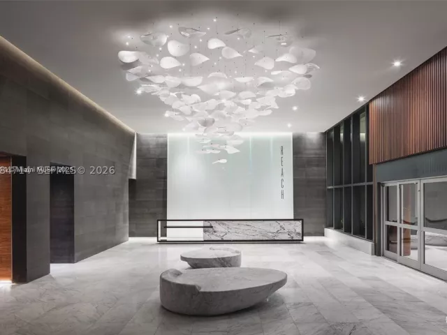 1-bedroom condo for sale in Miami - 68 SE 6th St 806 - MondialRealty